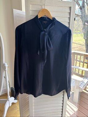 Quince Women’s Navy Tie Neck Silk Blouse Size L